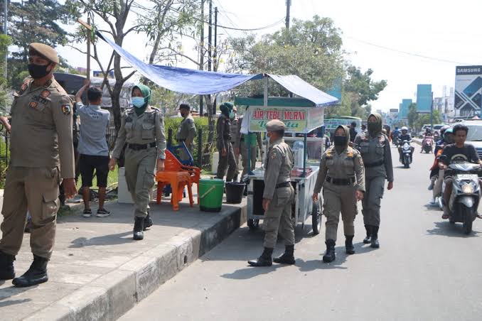 Ilustrasi DPRD Pekanbaru minta Pemko tertibkan PKL di kawasan HR Soebrantas Panam (foto/int)